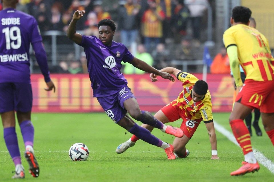 Hậu vệ liên kết Crystal Palace Jaydee Canvot là một người Pháp dưới 20 quốc tế