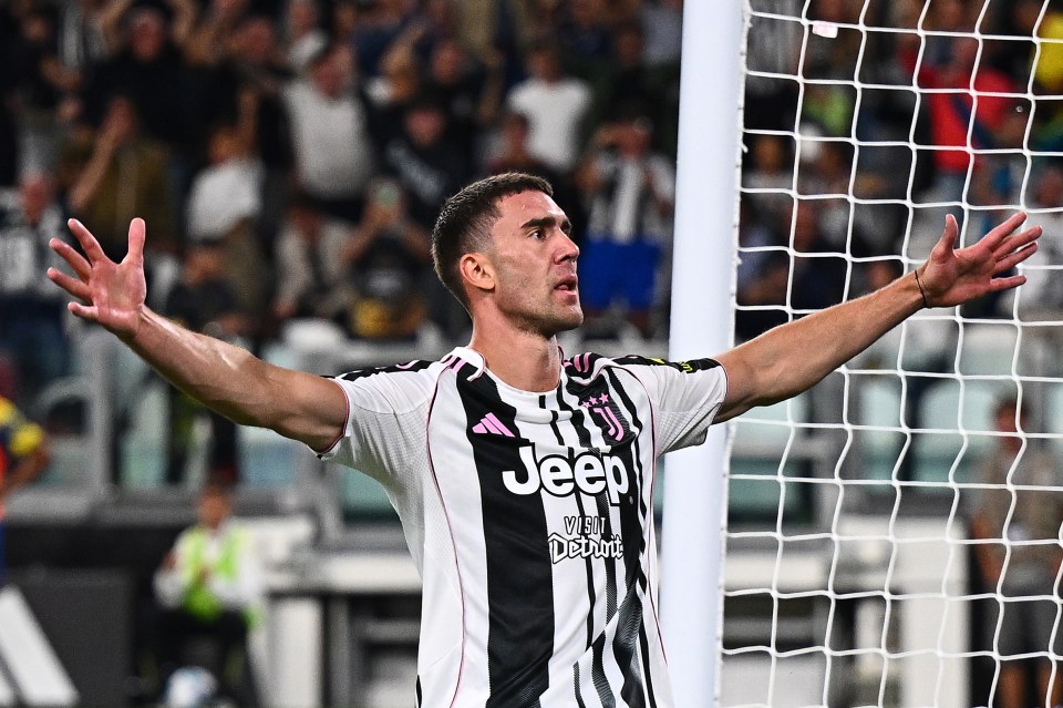 Vlahovic có 59 bàn thắng và 14 pha kiến tạo trong 146 trận kể từ khi gia nhập Juventus vào năm 2023 với giá khoảng 66 triệu bảng - nhưng nhiều hơn nữa được mong đợi từ người Serbia được đánh giá vào thời điểm anh chuyển đến một trong những tài năng tấn công sáng nhất của châu Âu