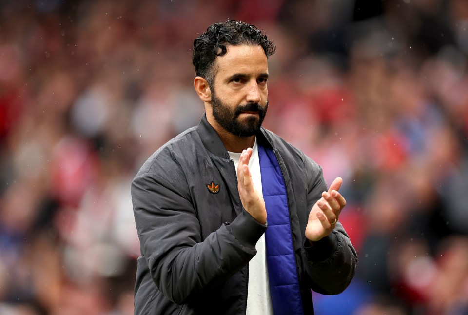 Man United có bốn điểm từ ba trận đấu đầu tiên của họ