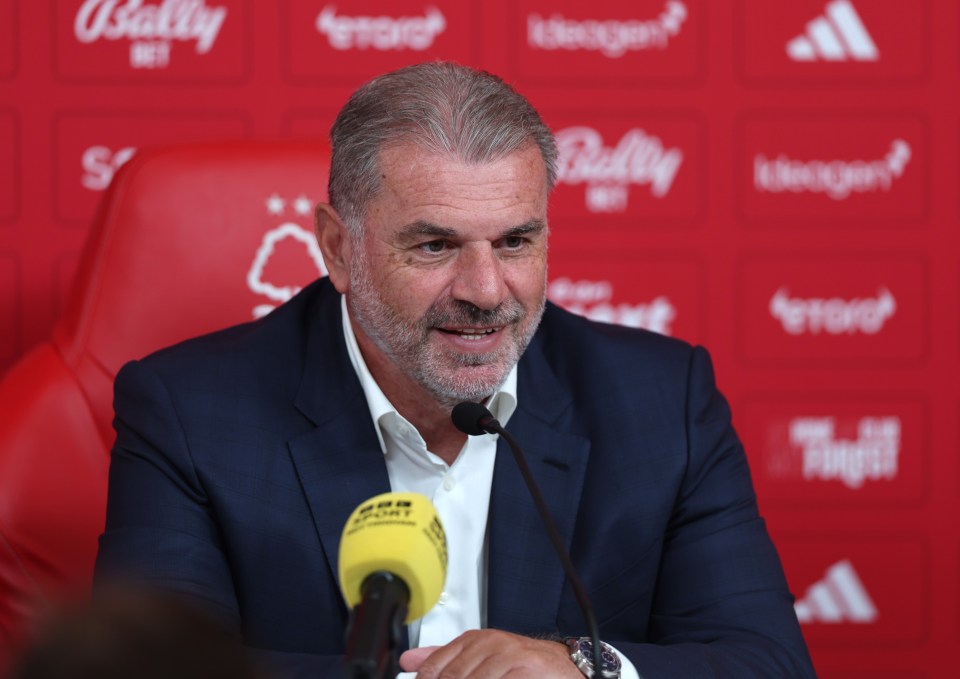 Ange Postecoglou đi thẳng vào Lions Den vì sở thích hành động đầu tiên của mình với tư cách là ông chủ rừng