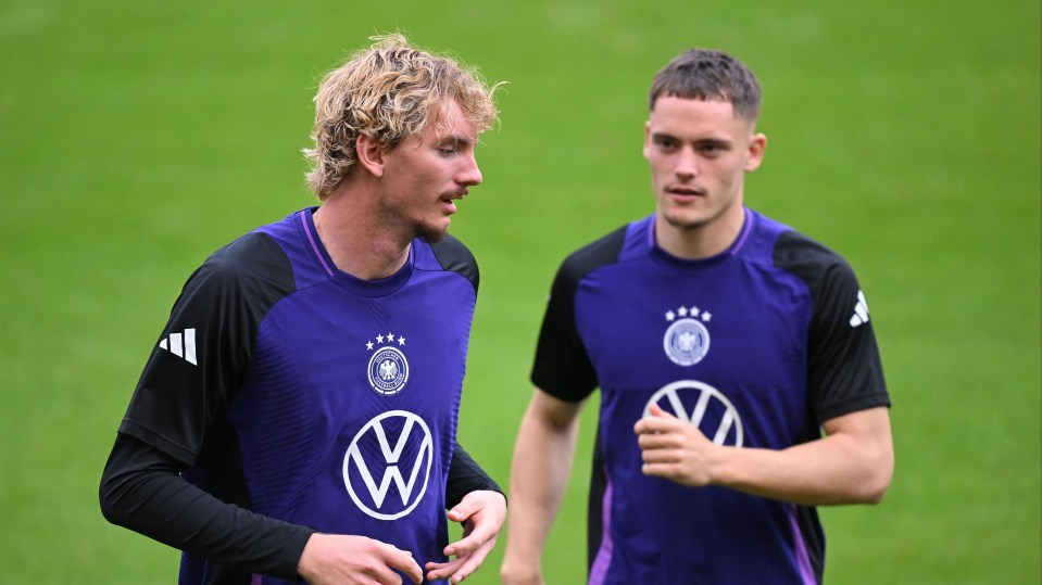 Cả Woltemade và Florian Wirtz đều ủng hộ những động thái đến Anh khi ở lại Bundesliga