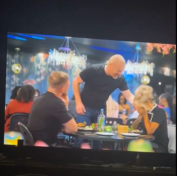 Kerry Katona không thể tin được Dyche rung chuyển đến ngày của cô ấy