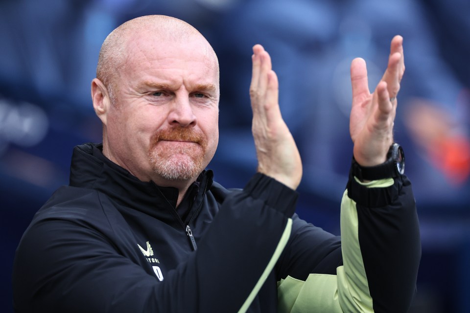 Dyche đã quản lý hơn 330 trận đấu Premier League